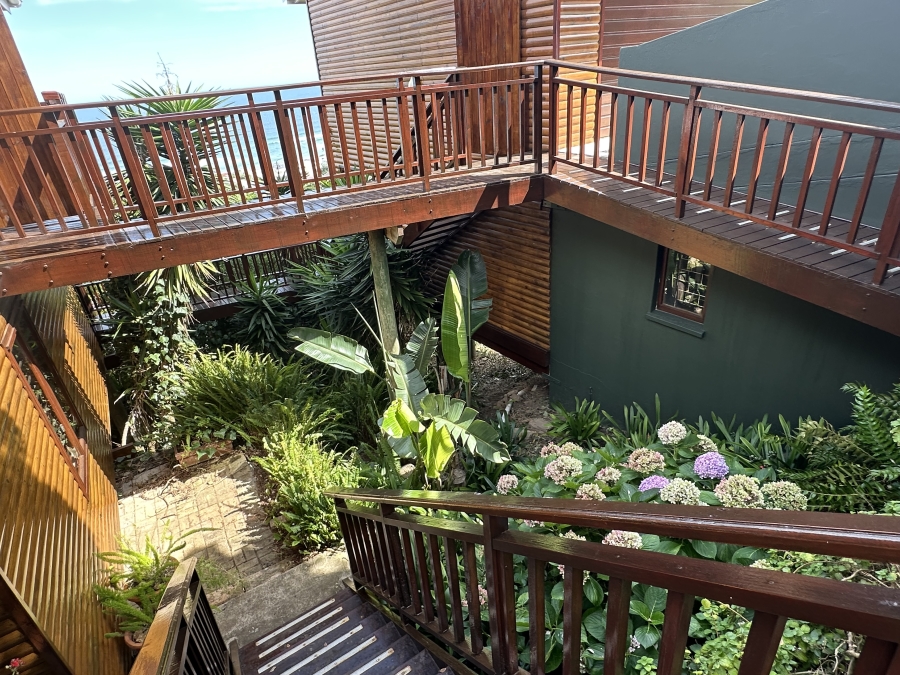 6 Bedroom Property for Sale in Outeniqua Strand Western Cape